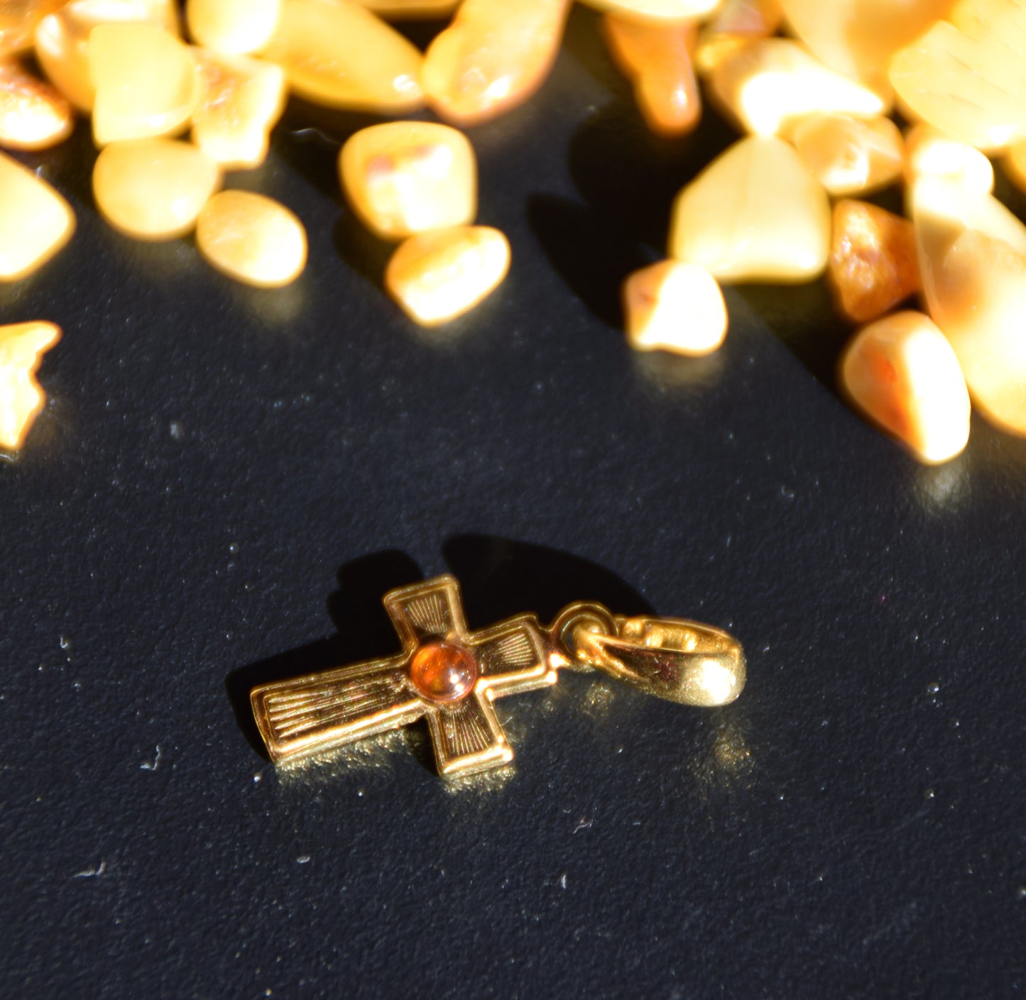 Classic style cross pendant in 925 Sterling Silver 18k Gold plated with natural Amber, MJ Baltica, BZW175