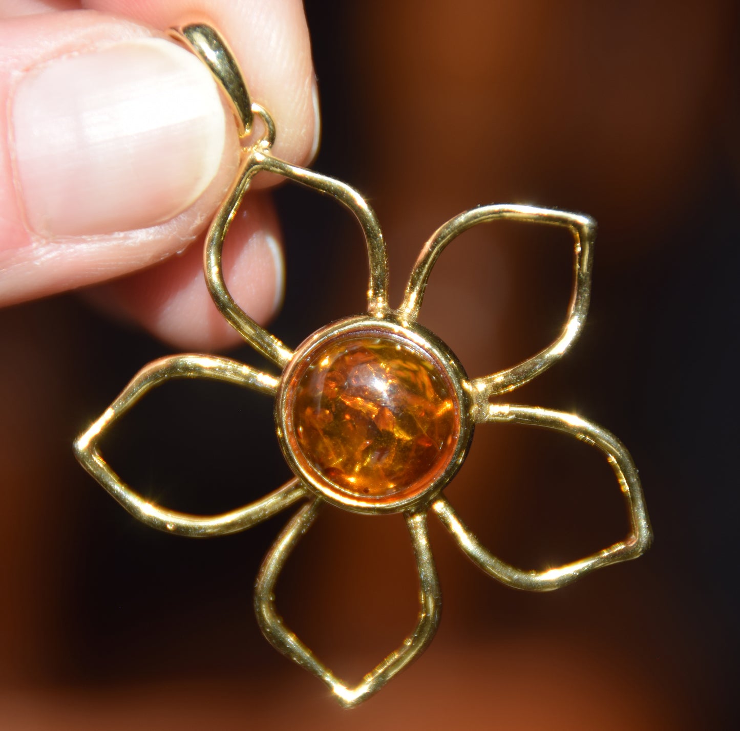 Pendant with large natural cognac amber flower and 18k gold-plated 925 sterling silver, MJ Baltica, BZW179
