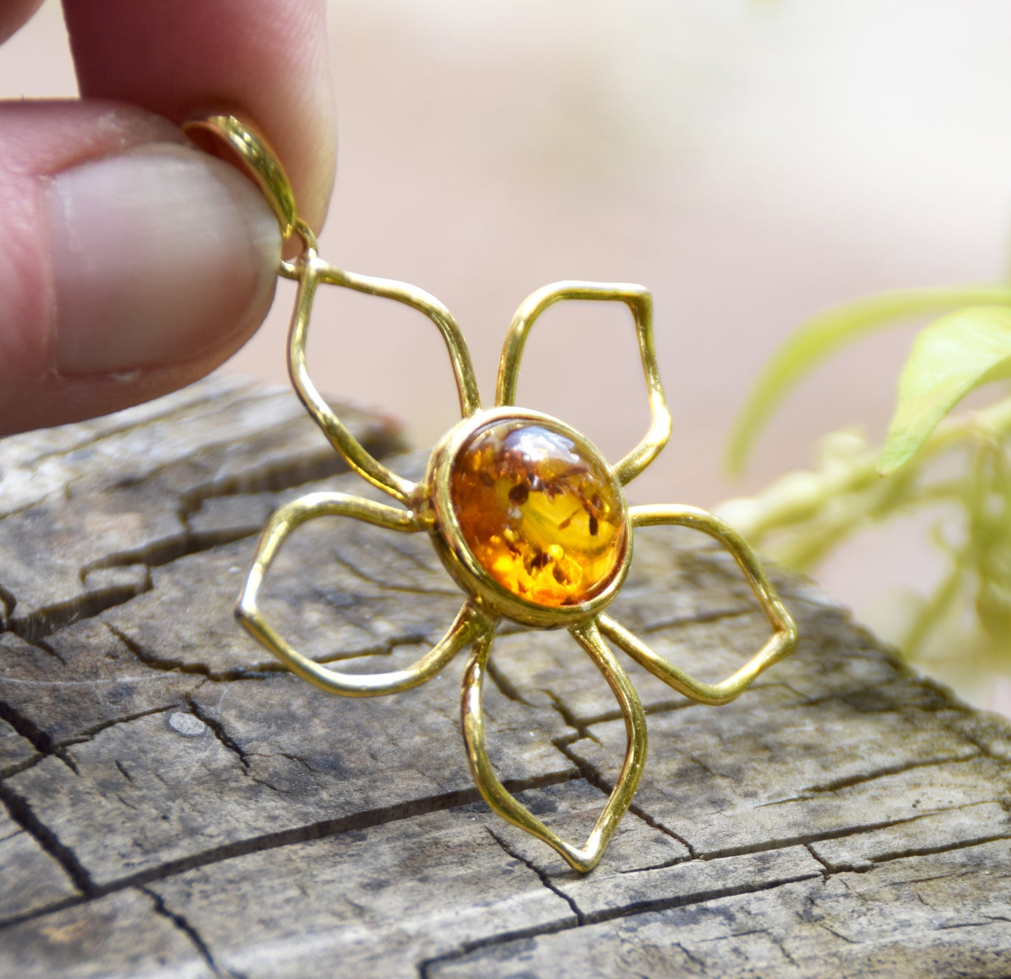 Pendant with large natural cognac amber flower and 18k gold-plated 925 sterling silver, MJ Baltica, BZW179