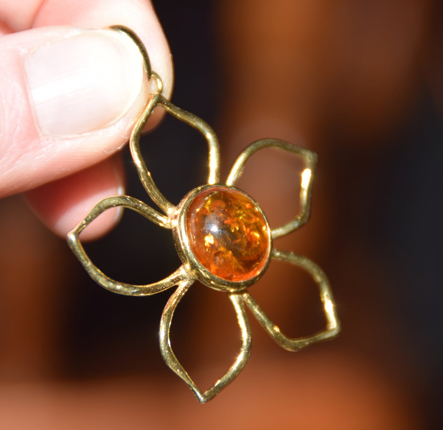 Pendant with large natural cognac amber flower and 18k gold-plated 925 sterling silver, MJ Baltica, BZW179
