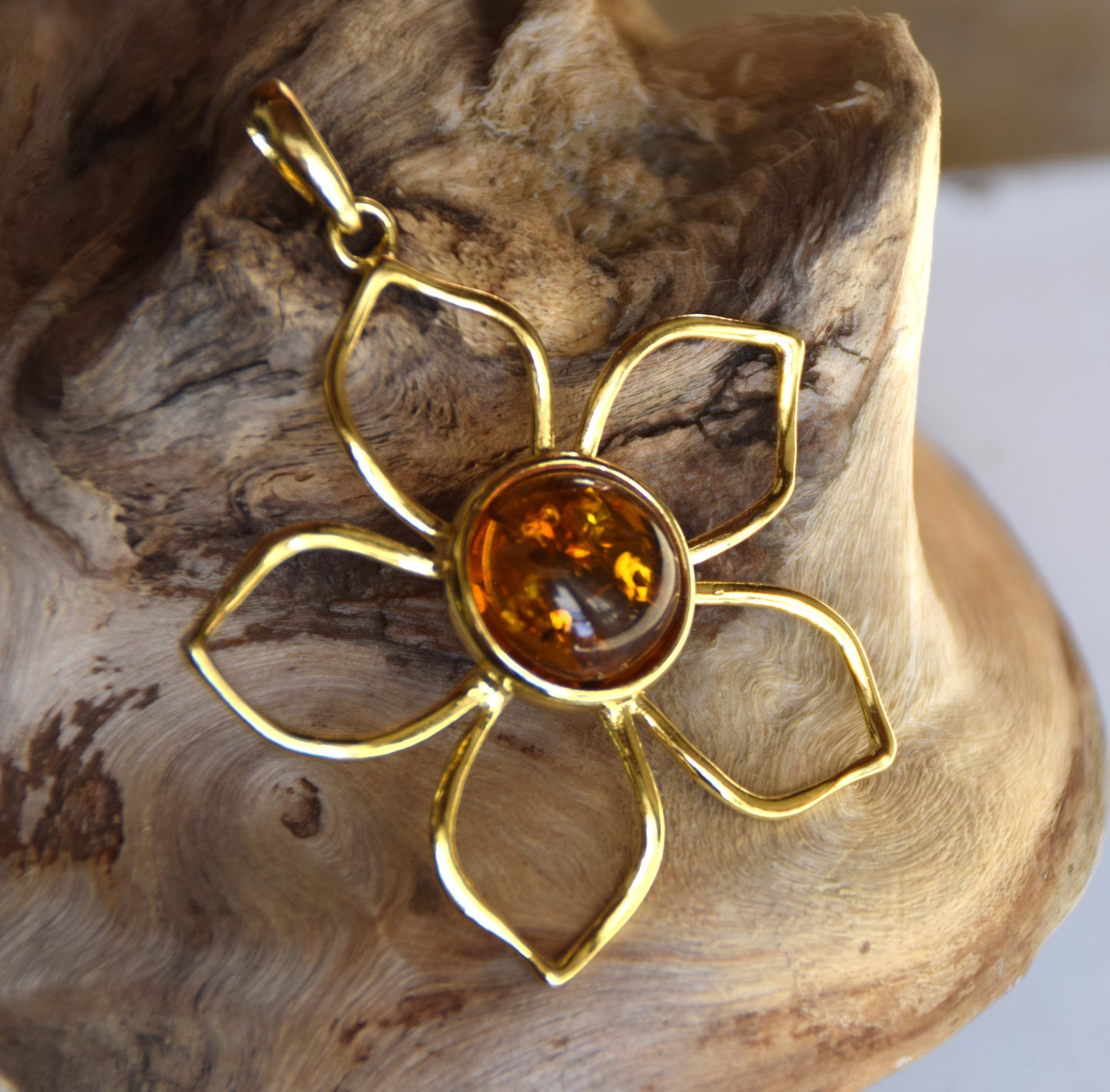 Pendant with large natural cognac amber flower and 18k gold-plated 925 sterling silver, MJ Baltica, BZW179