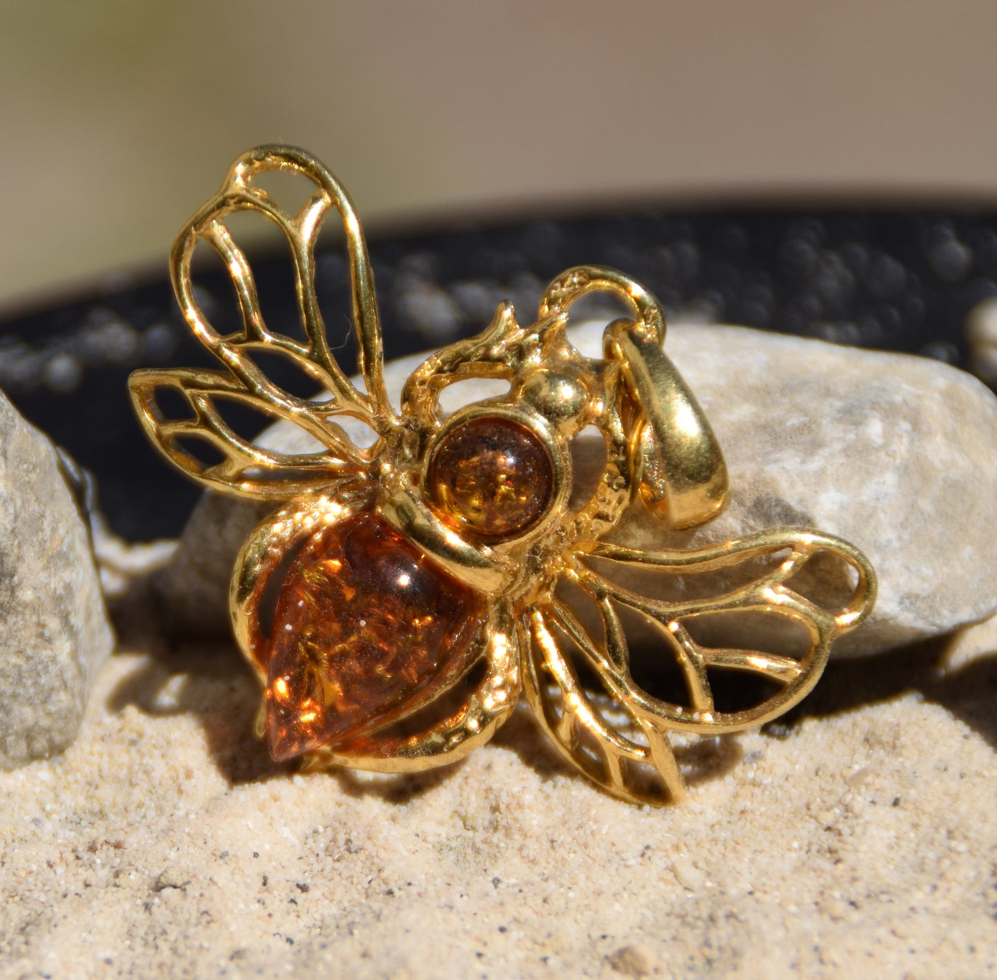 Delicate bee pendant in natural cognac-colored Amber and 18k Gold-plated 925 Sterling Silver, MJ Baltica, BZW181