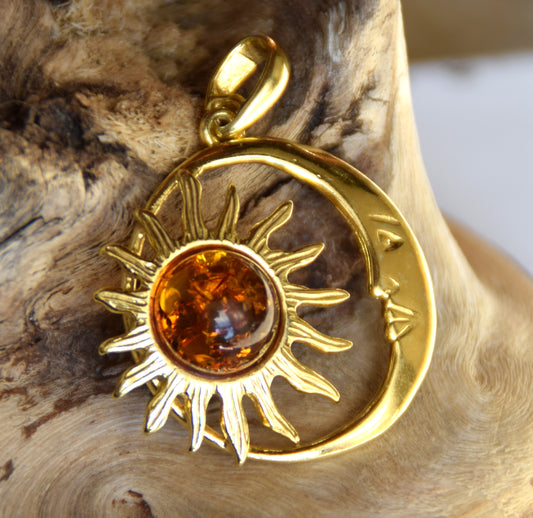 Sun and moon pendant with natural cognac-colored amber and 18k gold-plated silver, MJ Baltica, BZW183