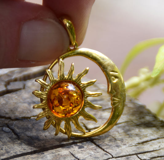 Sun and moon pendant with natural cognac-colored amber and 18k gold-plated silver, MJ Baltica, BZW183
