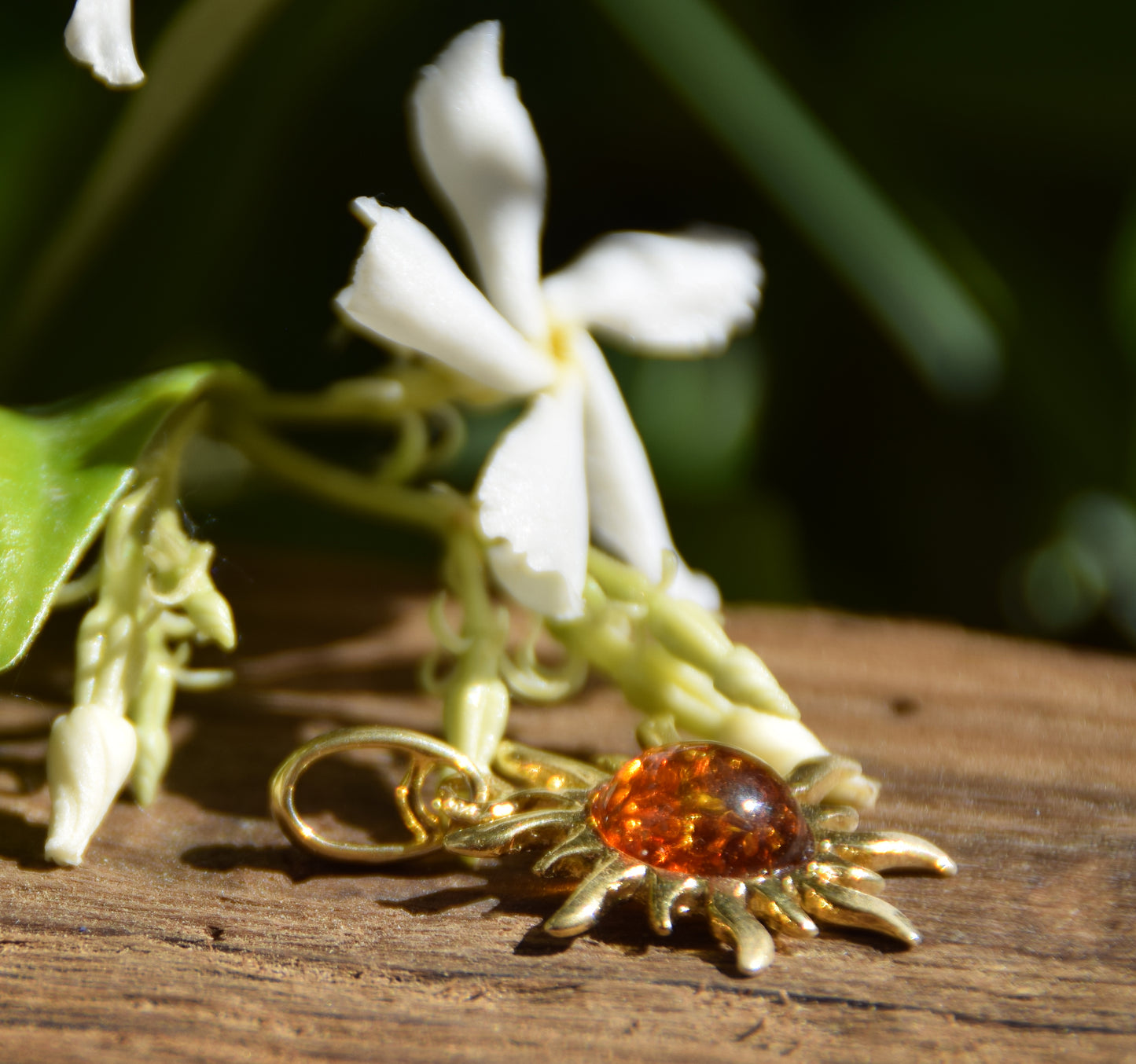Ciondolo a sole con Ambra naturale color cognac e Argento placcato in Oro 18k, MJ Baltica, BZW042 (Copia)