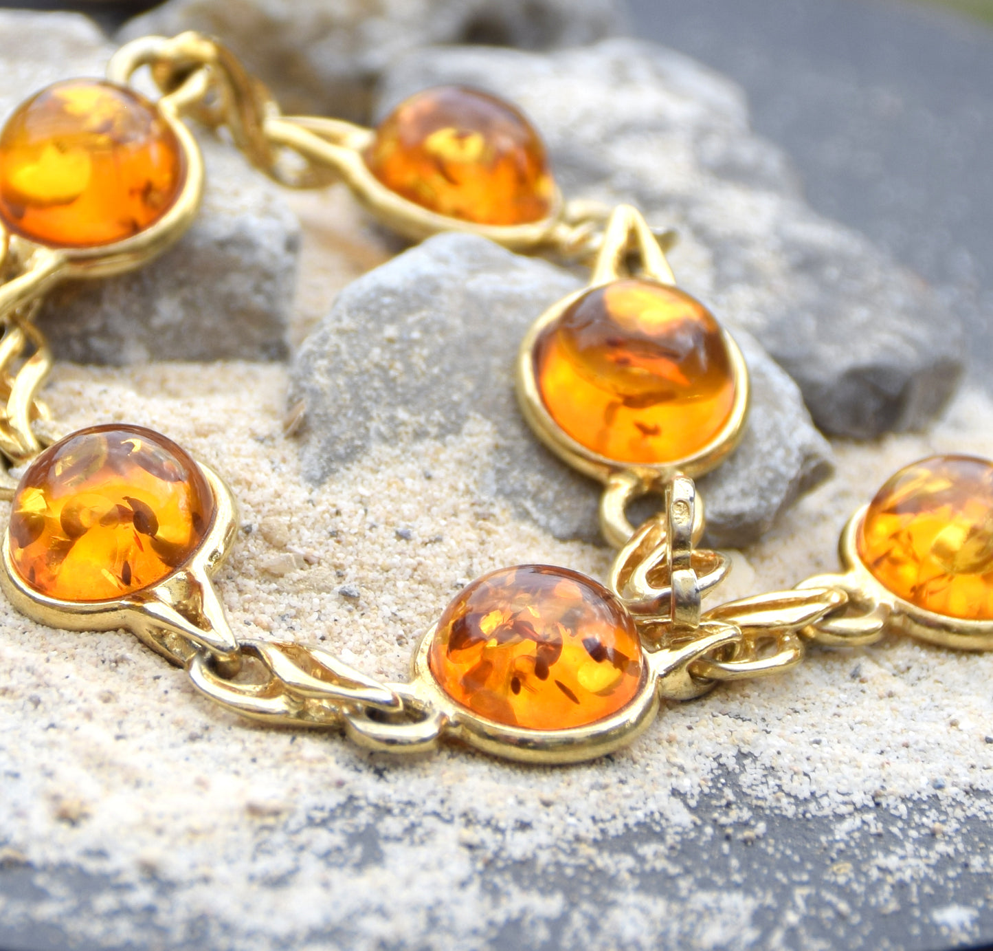 Elegante bracciale con Ambra naturale color cognac e Argento 925 placcato in Oro 18k, MJ Baltica, BZB075008 (Copia)