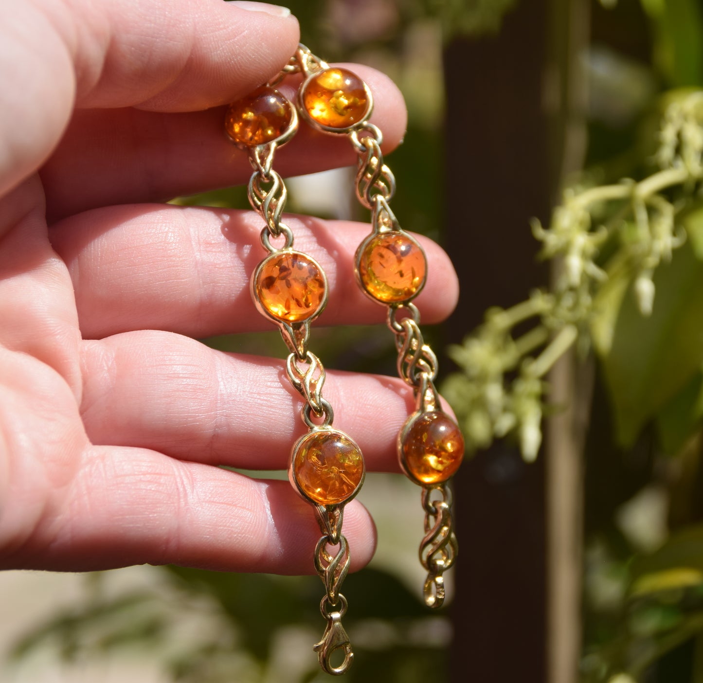 Elegante bracciale con Ambra naturale color cognac e Argento 925 placcato in Oro 18k, MJ Baltica, BZB075008 (Copia)