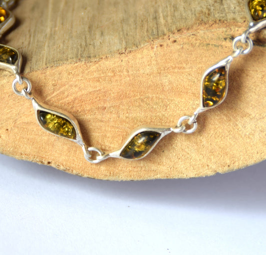 MJ Baltica, bracelet, natural Baltic amber, 925 silver, luminous, elegant, handcrafted, green amber, BB045