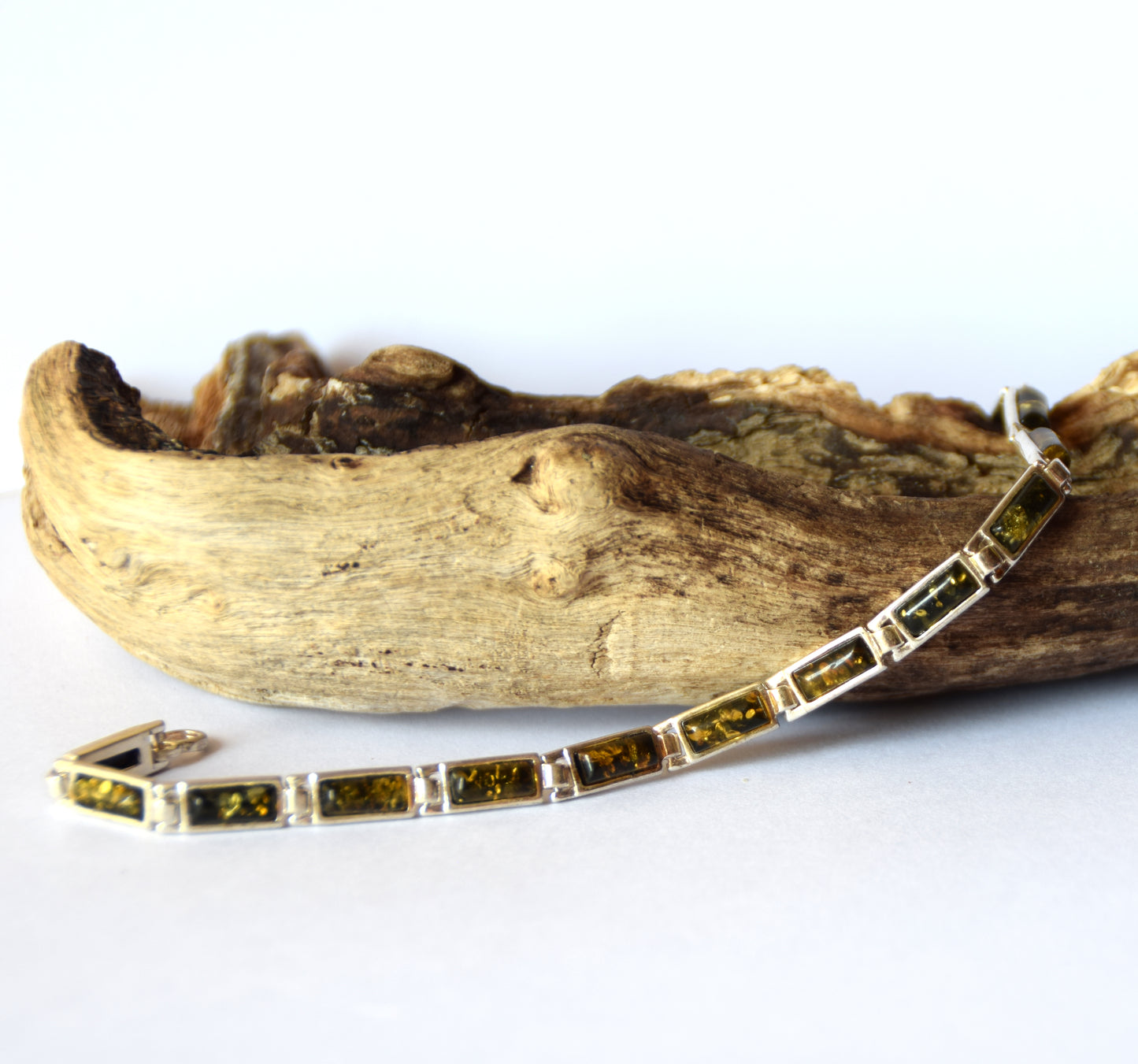 Linear bracelet in an essential style created with natural Baltic Amber, 925 Silver, MJ Baltica, BB049