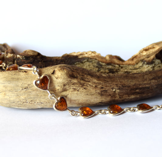 MJ Baltica, bracelet, natural Baltic amber, 925 silver, bright, elegant, handcrafted, cognac, hearts, BB051