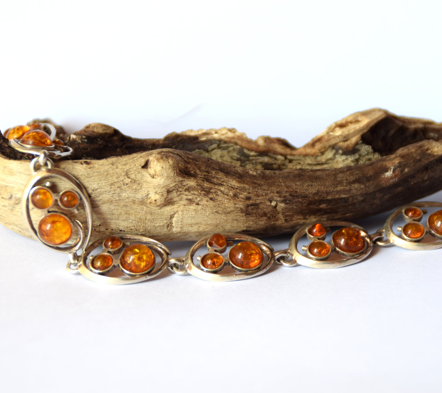 MJ Baltica, bracelet, natural Baltic amber, 925 silver, bright, elegant, handcrafted, cognac, flowers, BB061