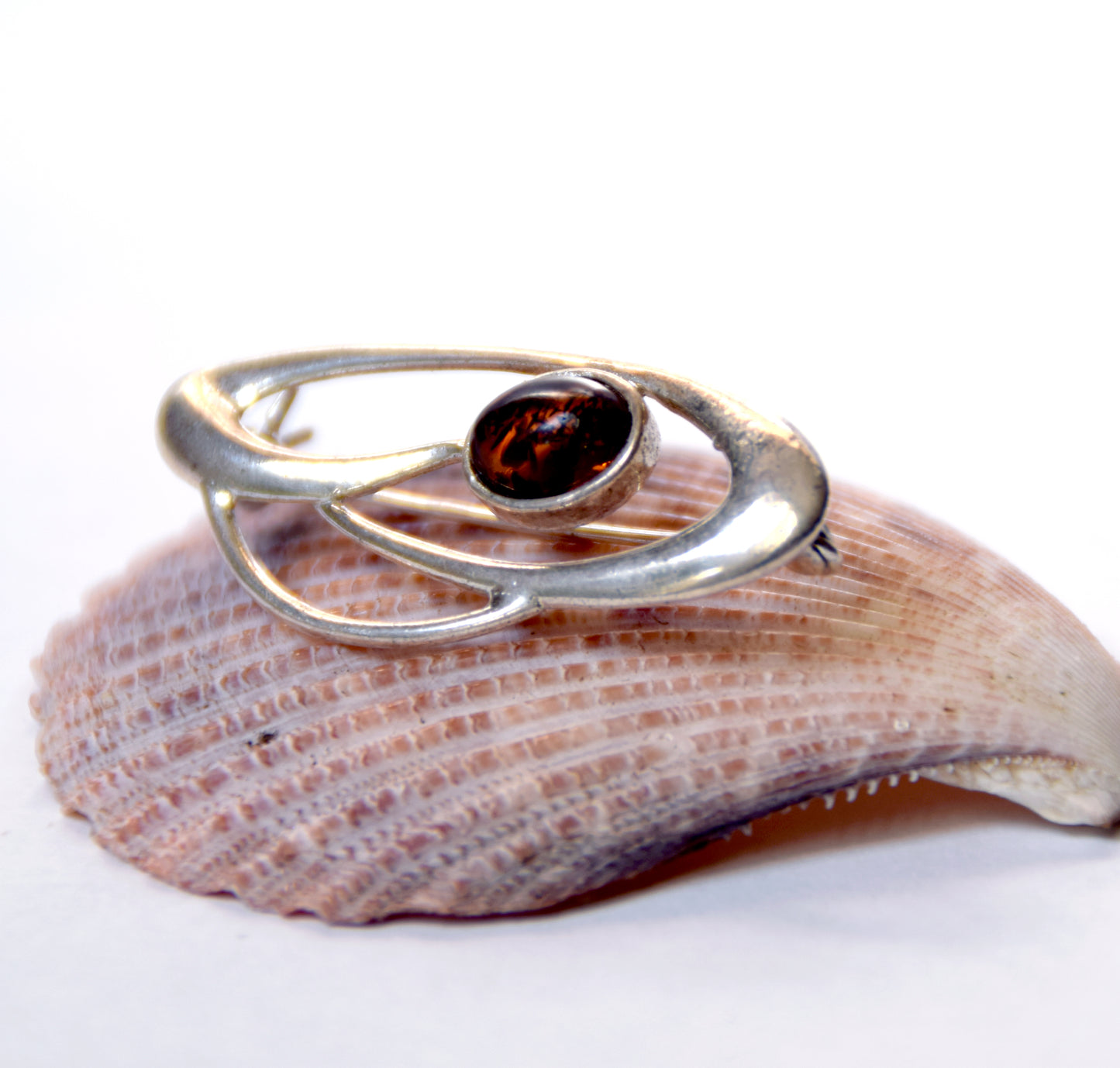 MJ Baltica, brooch, natural Baltic amber, 925 silver, abstract, luminous, handcrafted, BBR002