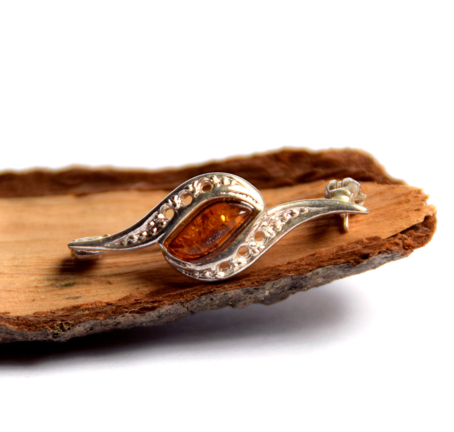 MJ Baltica, brooch, natural Baltic amber, 925 silver, delicate, handcrafted, BBR004