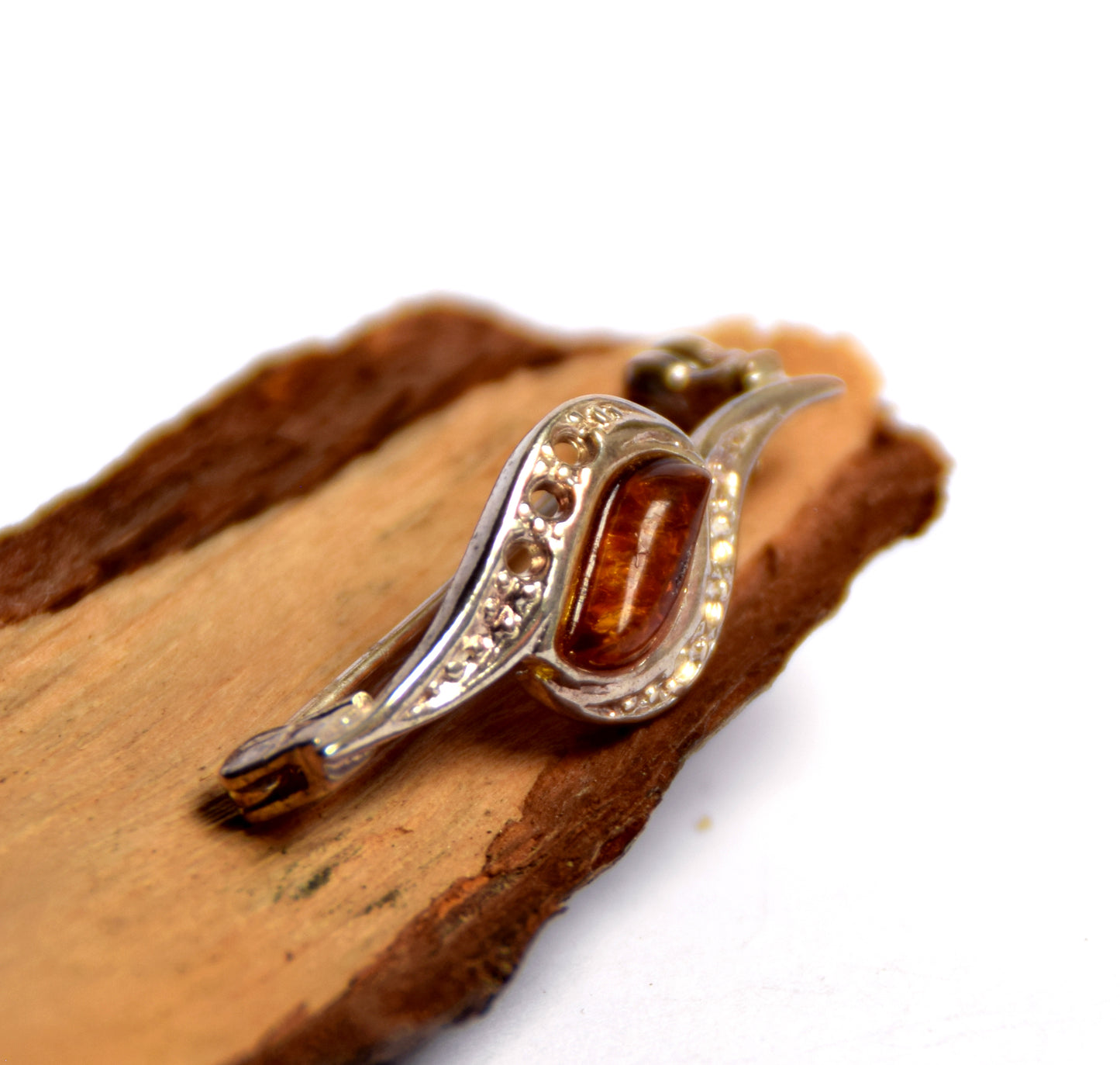 MJ Baltica, brooch, natural Baltic amber, 925 silver, delicate, handcrafted, BBR004