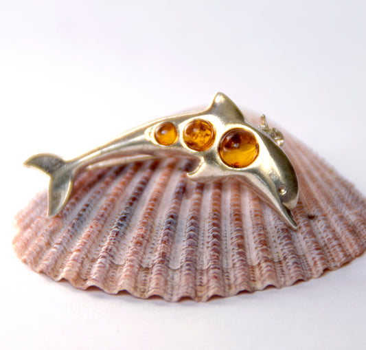 MJ Baltica, brooch, natural Baltic amber, 925 silver, dolphin, jumping, delicious, BBR013