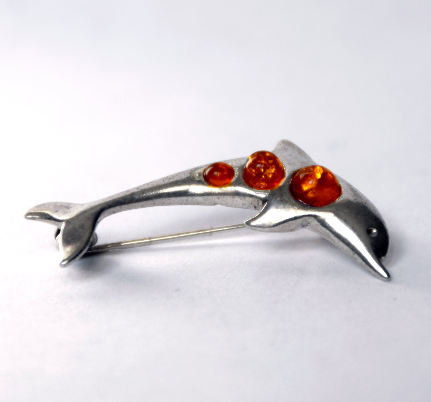 MJ Baltica, brooch, natural Baltic amber, 925 silver, dolphin, jumping, delicious, BBR013