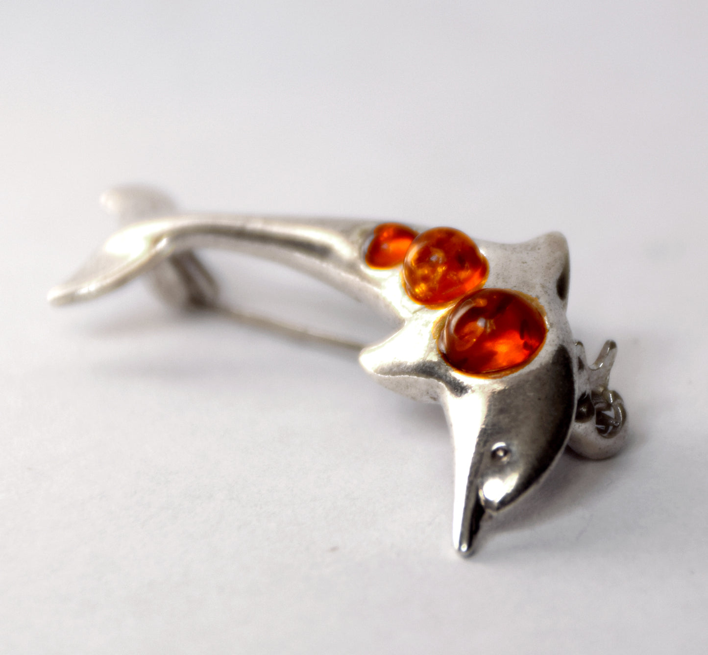 MJ Baltica, brooch, natural Baltic amber, 925 silver, dolphin, jumping, delicious, BBR013