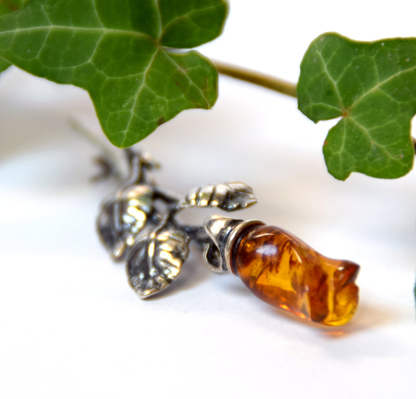 MJ Baltica, brooch, natural Baltic amber, 925 silver, pink, delicate, elegant, unique, BBR030