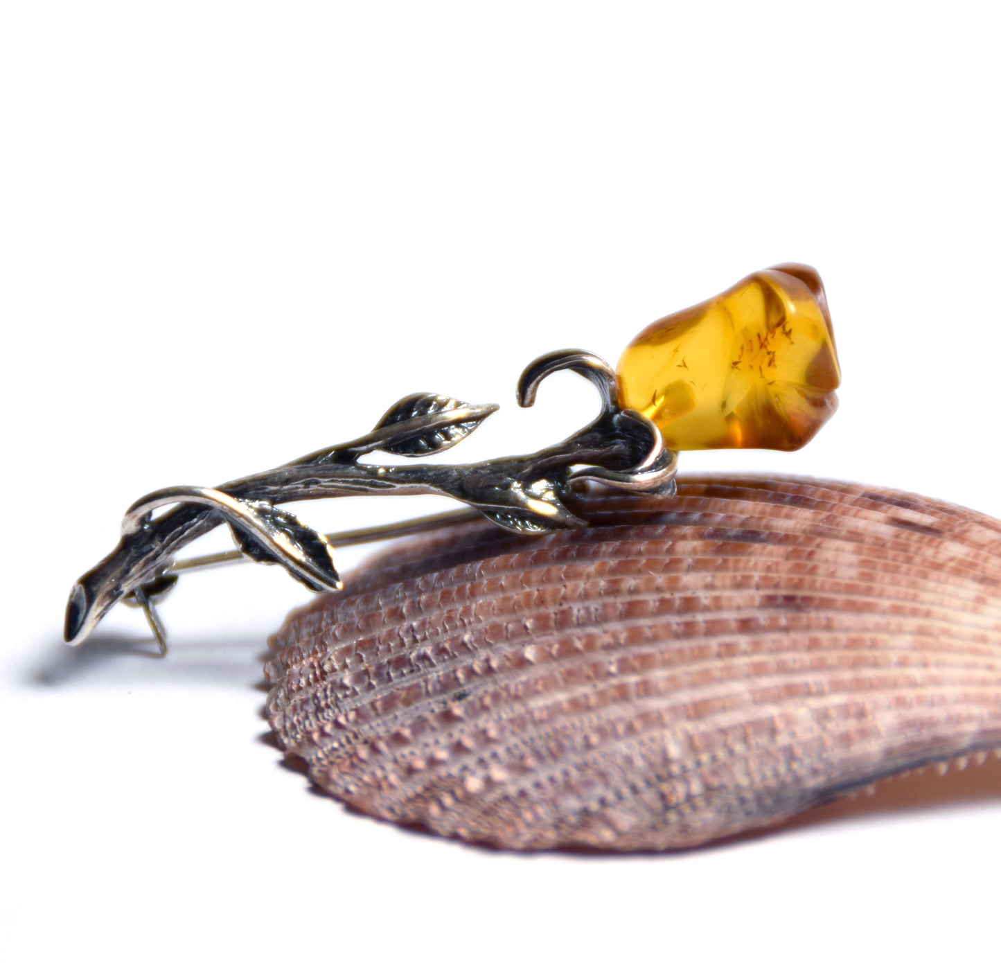 MJ Baltica, brooch, natural Baltic Amber, 925 Silver, delicate, fine, pink, flower, elegant, BBR033