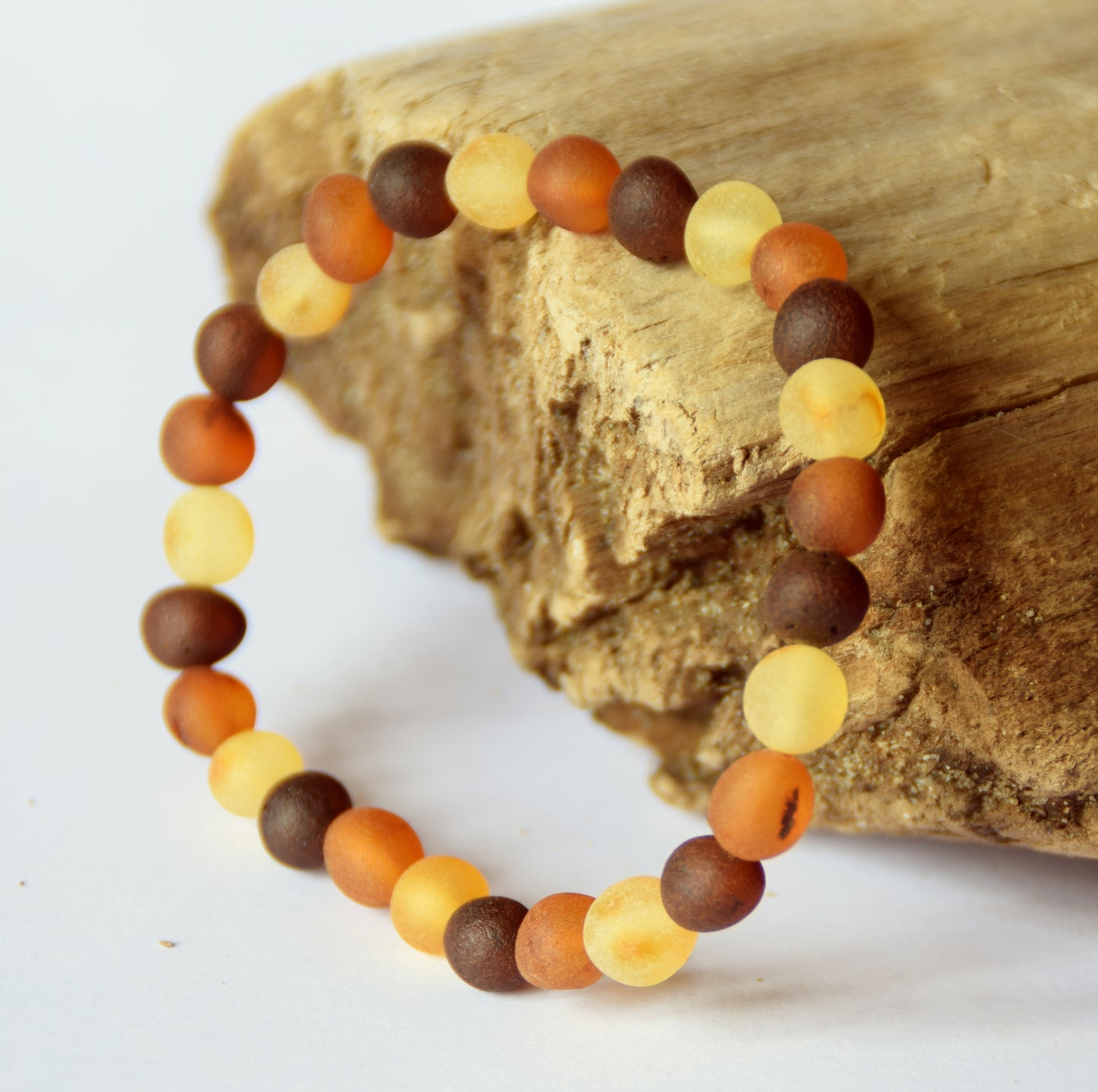 MJ Baltica, bracelet, Natural Baltic Amber, handcrafted, anti-inflammatory, healing, BBS016