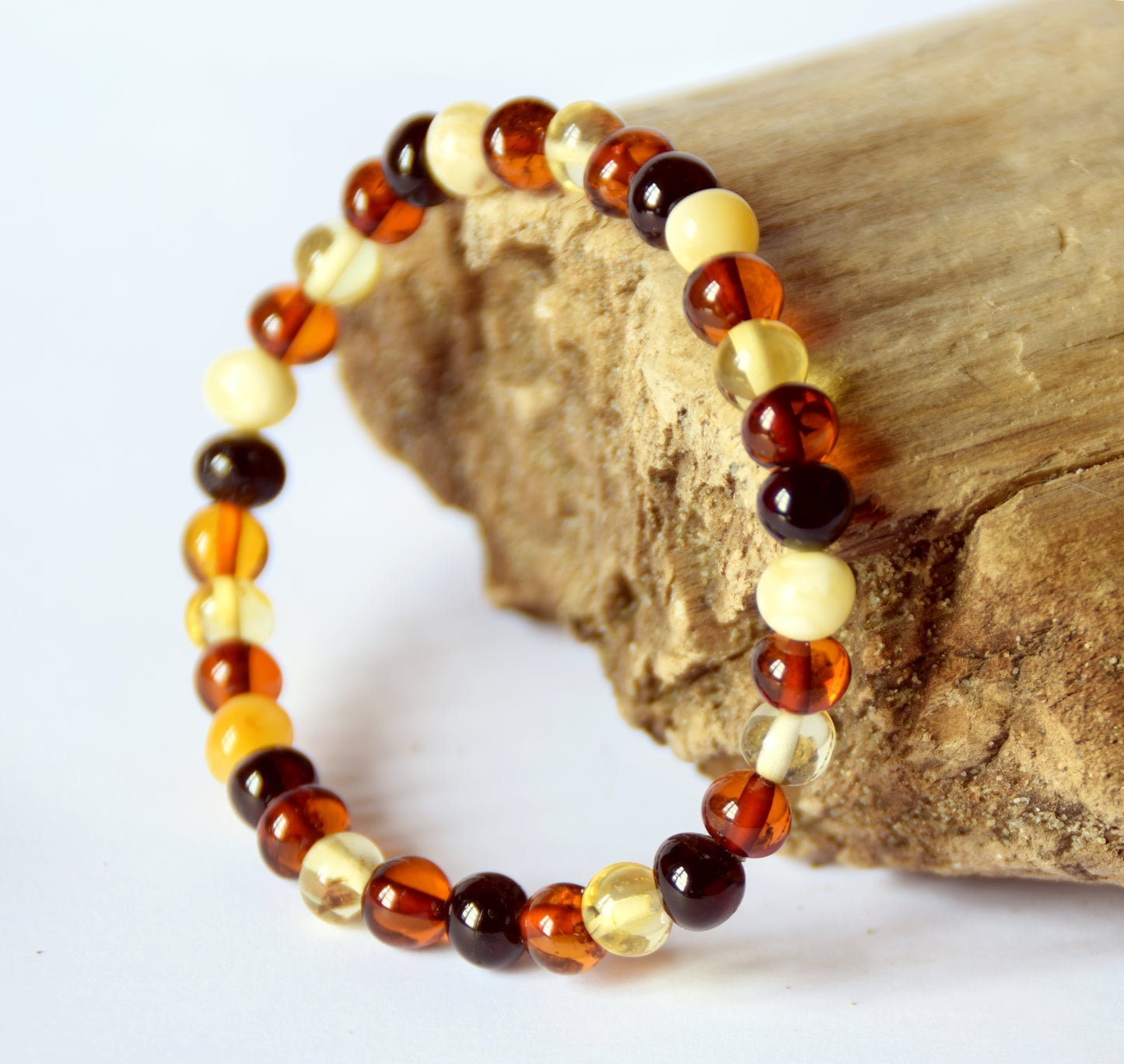 MJ Baltica, bracelet, Natural Baltic Amber, handcrafted, anti-inflammatory, healing, BBS018