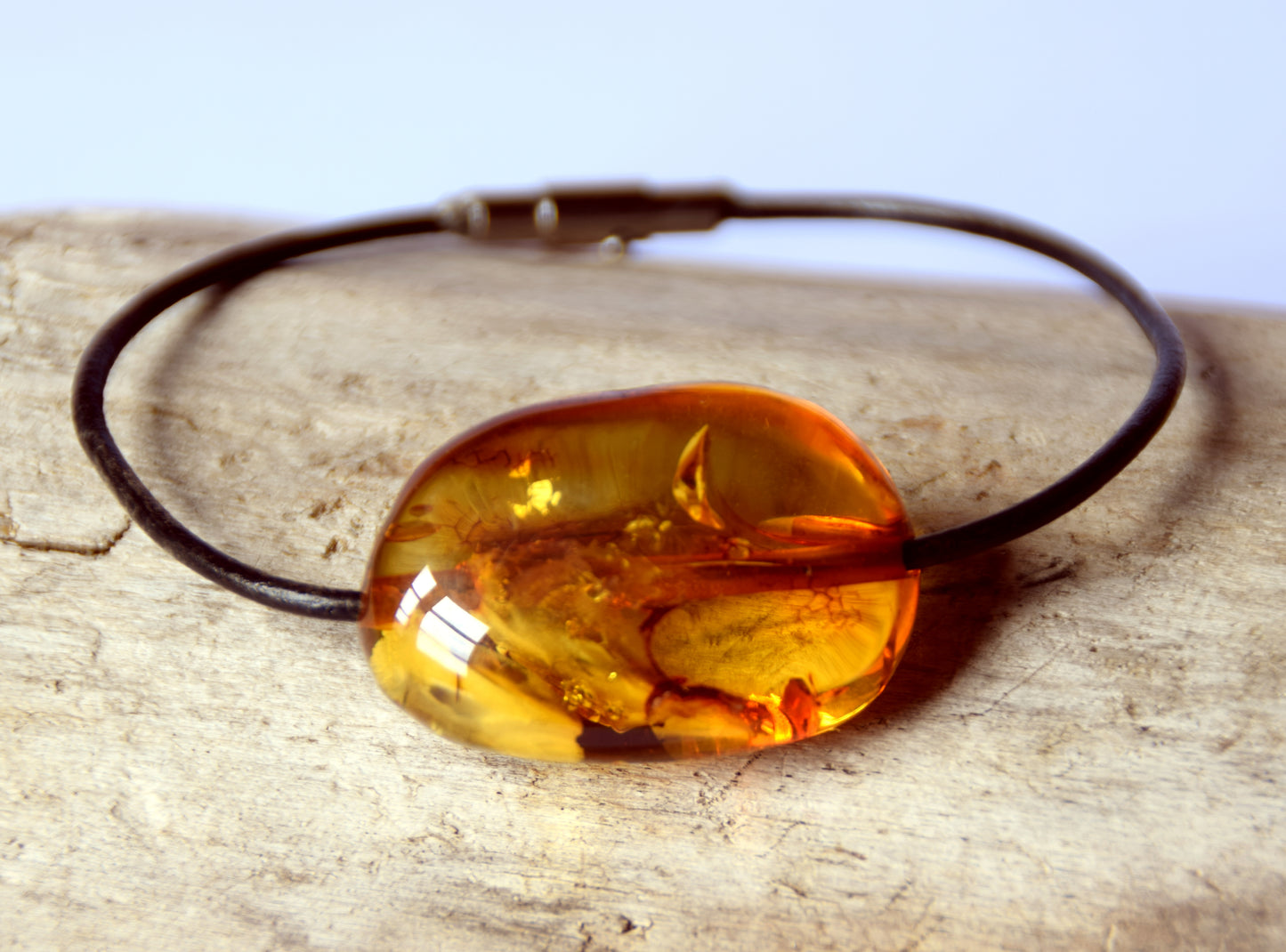 MJ Baltica, bracelet, Natural Baltic Amber, handcrafted, anti-inflammatory, healing, beautiful, unique, BBS028