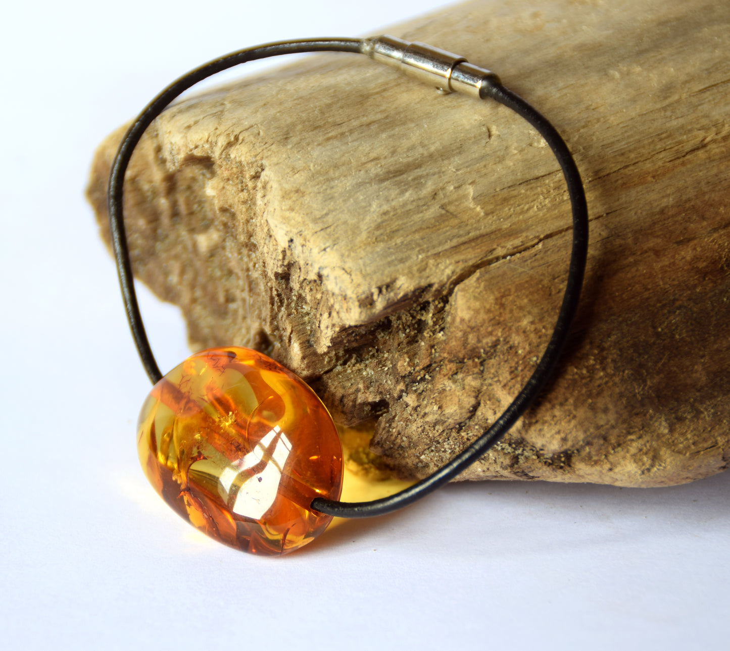 MJ Baltica, bracelet, Natural Baltic Amber, handcrafted, anti-inflammatory, healing, beautiful, unique, BBS028