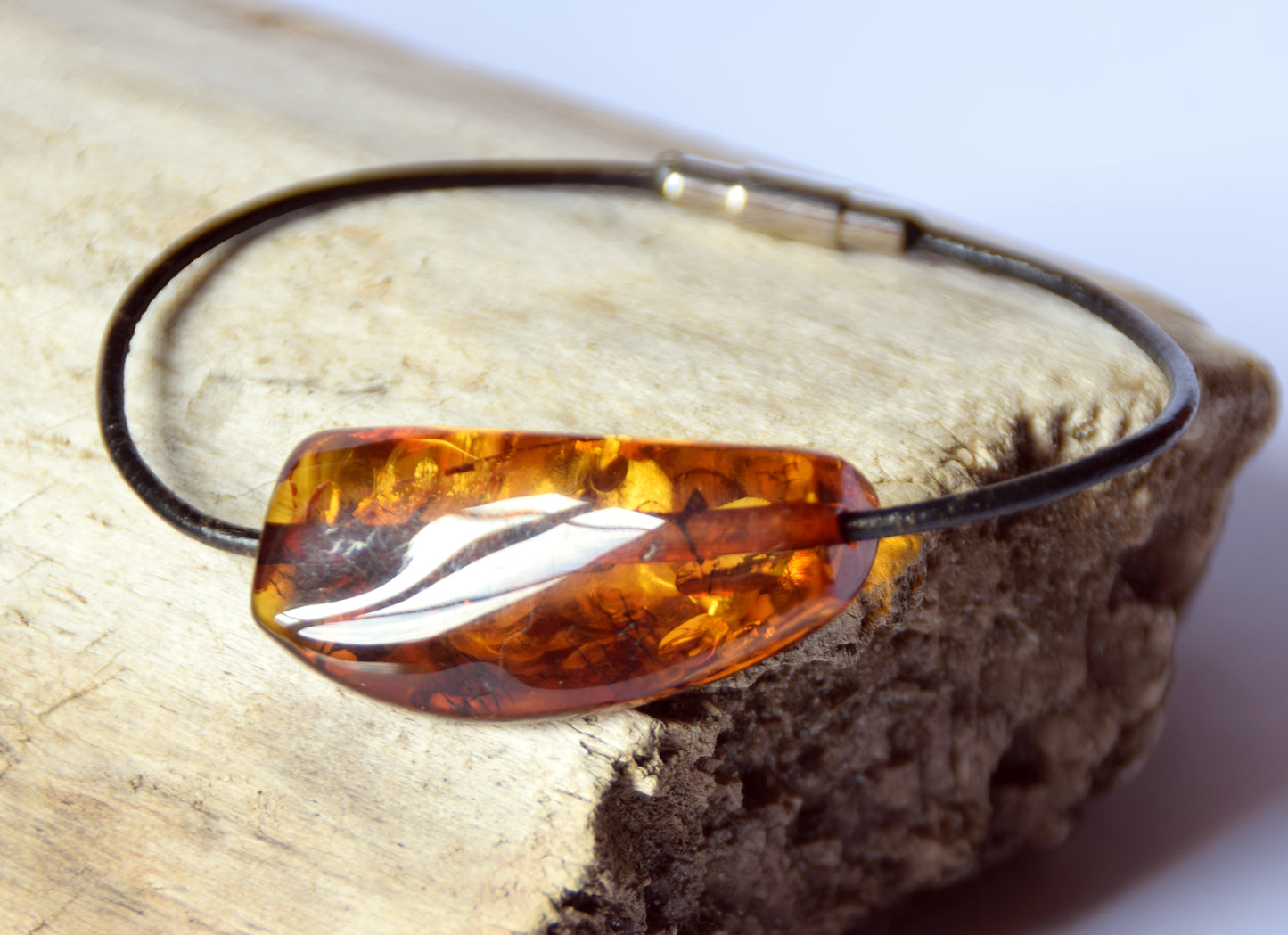 MJ Baltica, bracelet, Natural Baltic Amber, handcrafted, anti-inflammatory, healing, beautiful, unique, BBS029