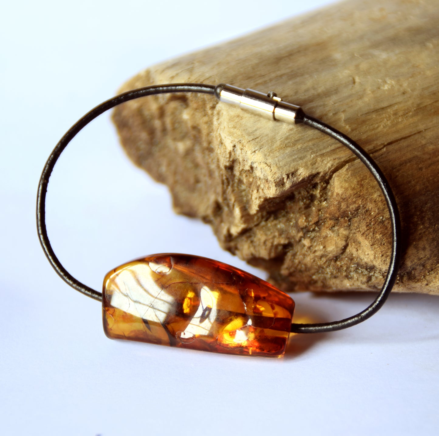 MJ Baltica, bracelet, Natural Baltic Amber, handcrafted, anti-inflammatory, healing, beautiful, unique, BBS029