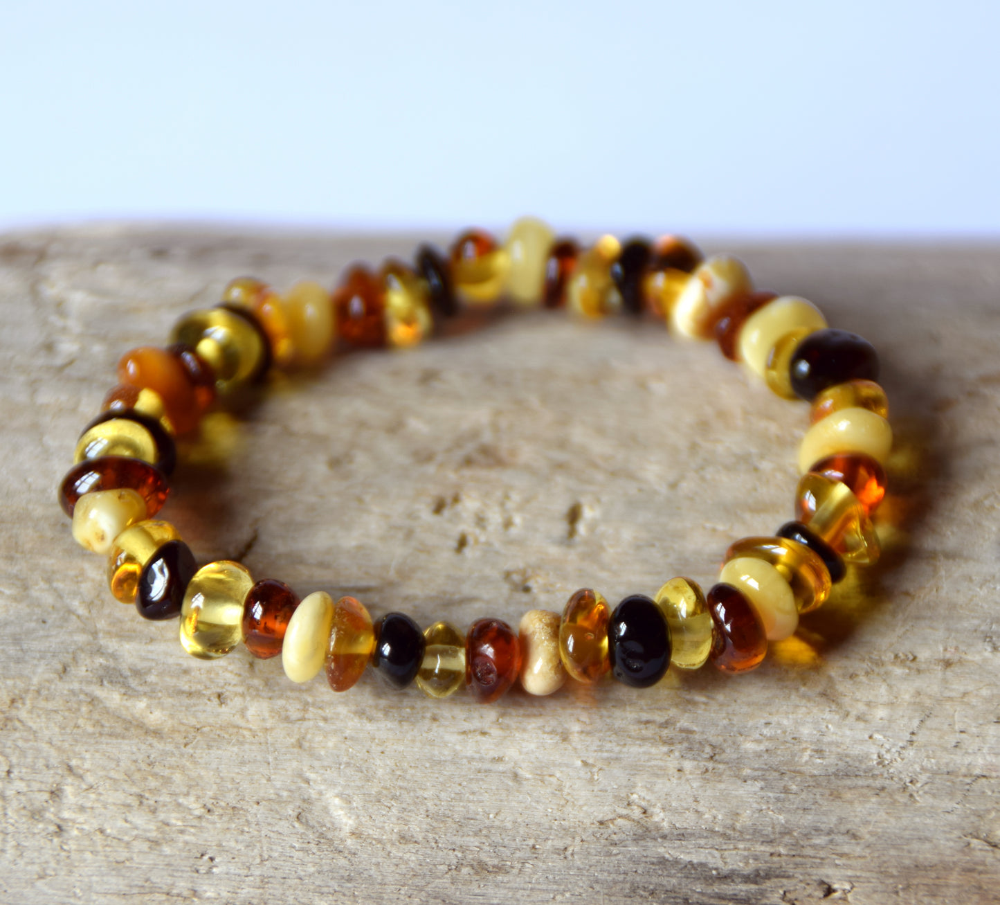 MJ Baltica, bracelet, Natural Baltic Amber, handcrafted, anti-inflammatory, delicate, for children, short, bright, BBSbimbo5