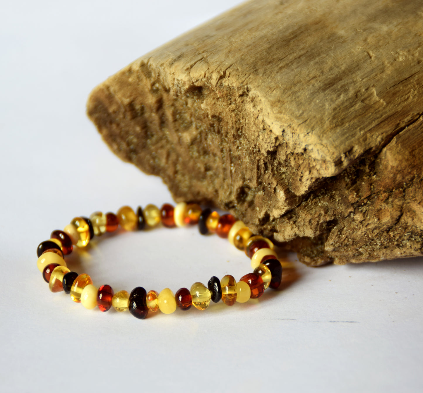 MJ Baltica, bracelet, Natural Baltic Amber, handcrafted, anti-inflammatory, delicate, for children, short, bright, BBSbimbo5