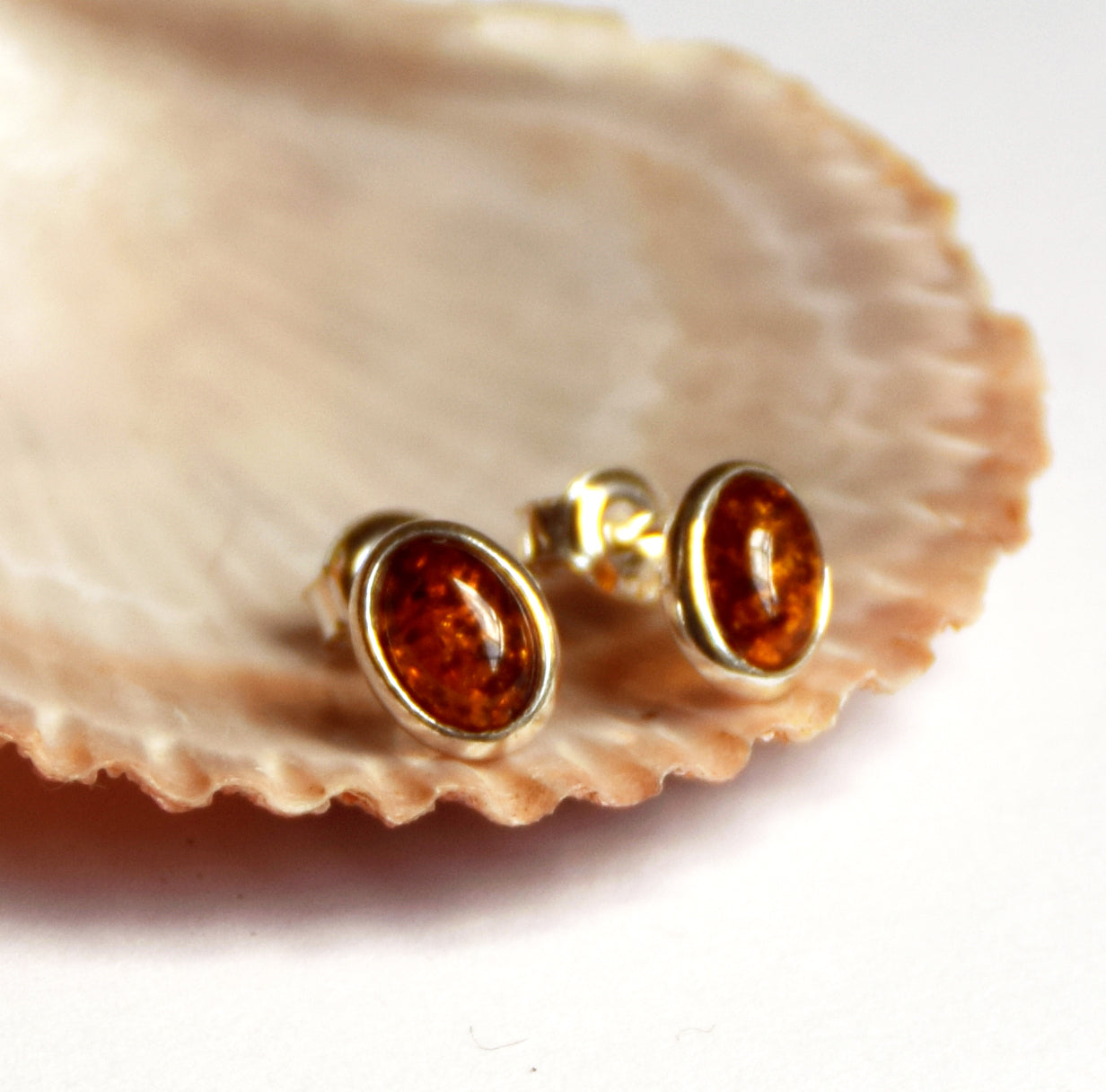 MJ Baltica, earrings, natural Baltic amber, 925 silver, oval BK037