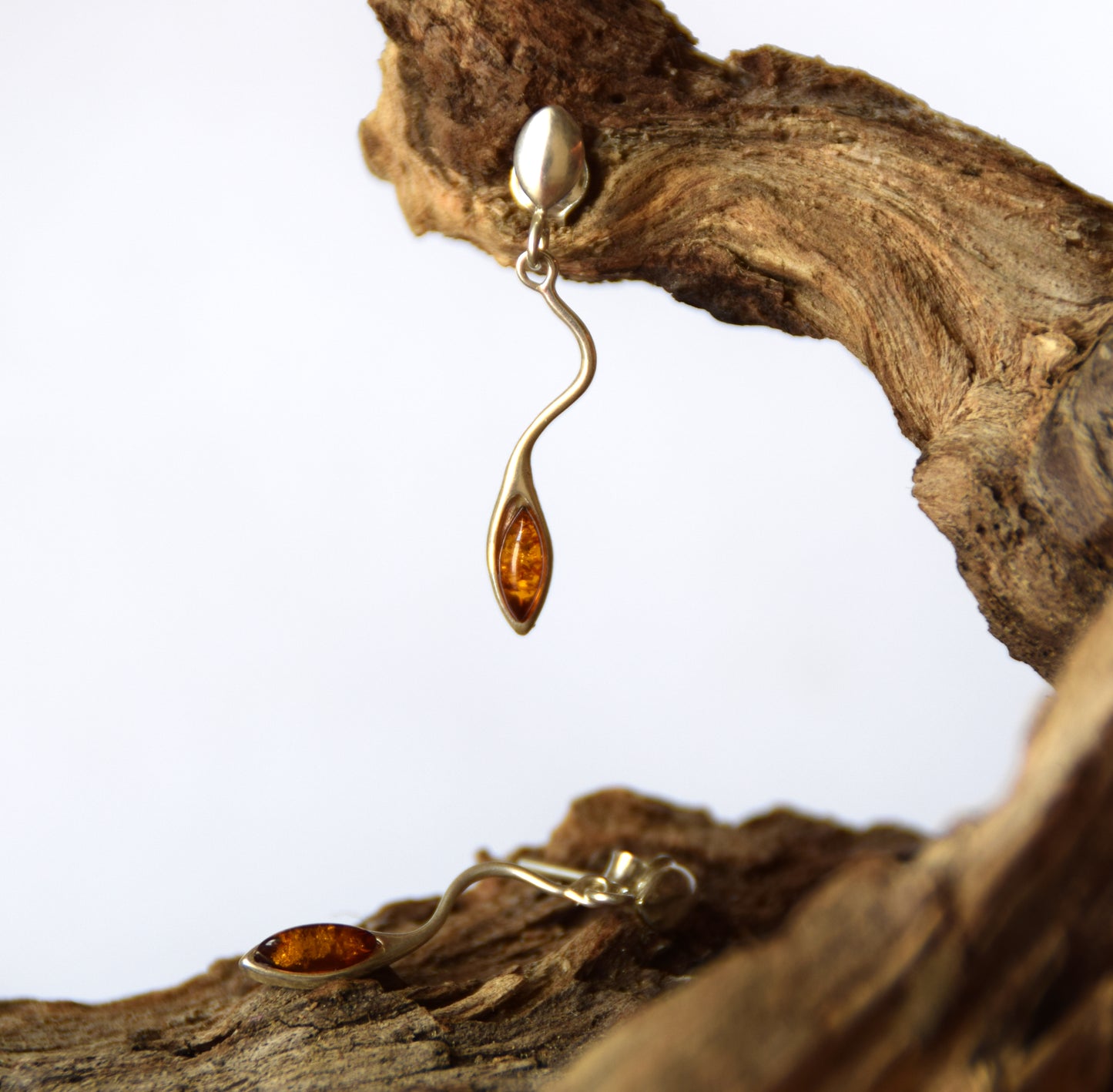 MJ Baltica, earrings, natural Baltic amber, 925 silver, delicate, light, elegant, feminine, cognac, BK164