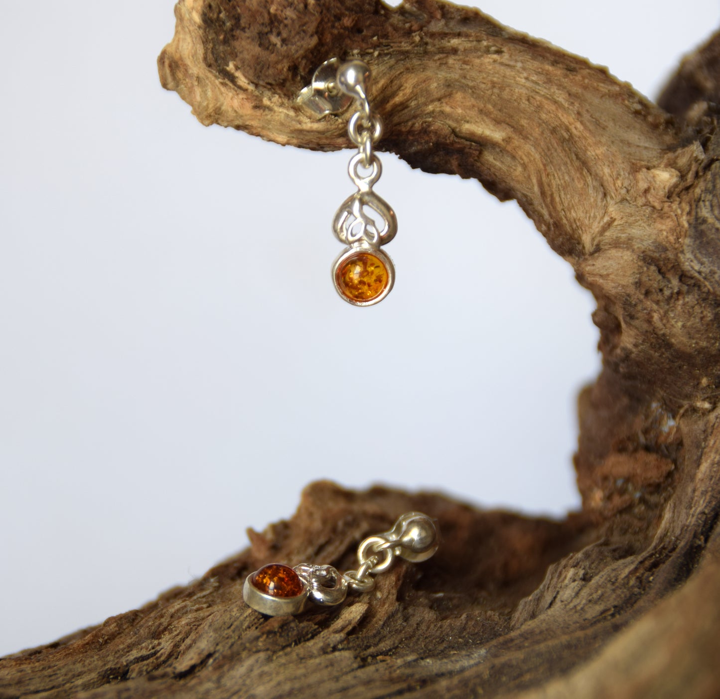 MJ Baltica, earrings, natural Baltic amber, 925 silver, delicate, elegant, feminine, cognac, BK168