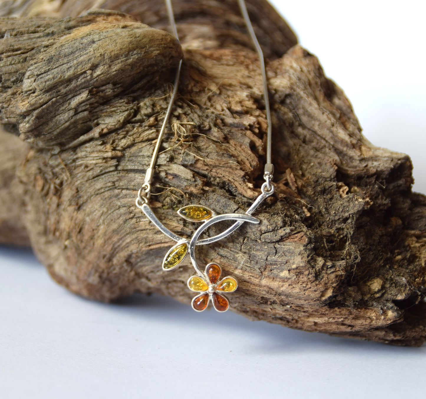 MJ Baltica, necklace, choker, natural Baltic amber, 925 silver, flower, romantic, beautiful, BKo040