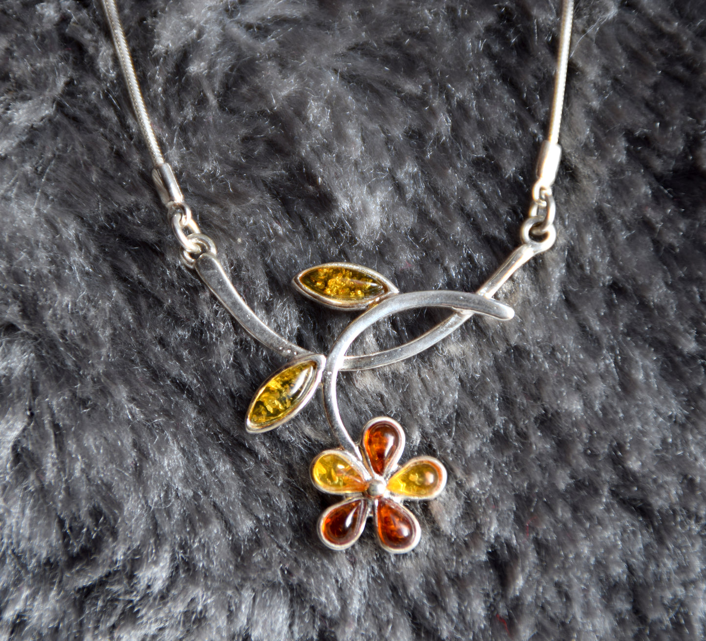 MJ Baltica, necklace, choker, natural Baltic amber, 925 silver, flower, romantic, beautiful, BKo040