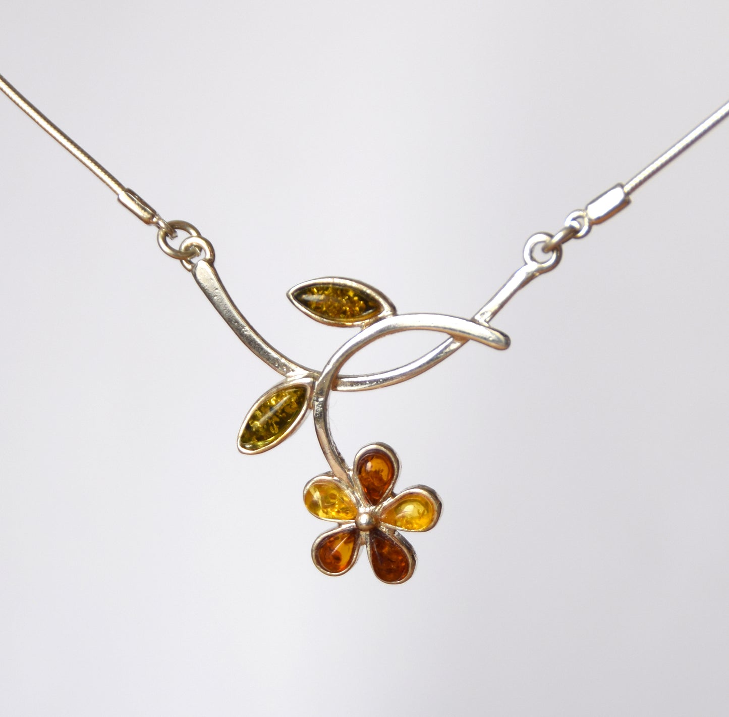 MJ Baltica, necklace, choker, natural Baltic amber, 925 silver, flower, romantic, beautiful, BKo040