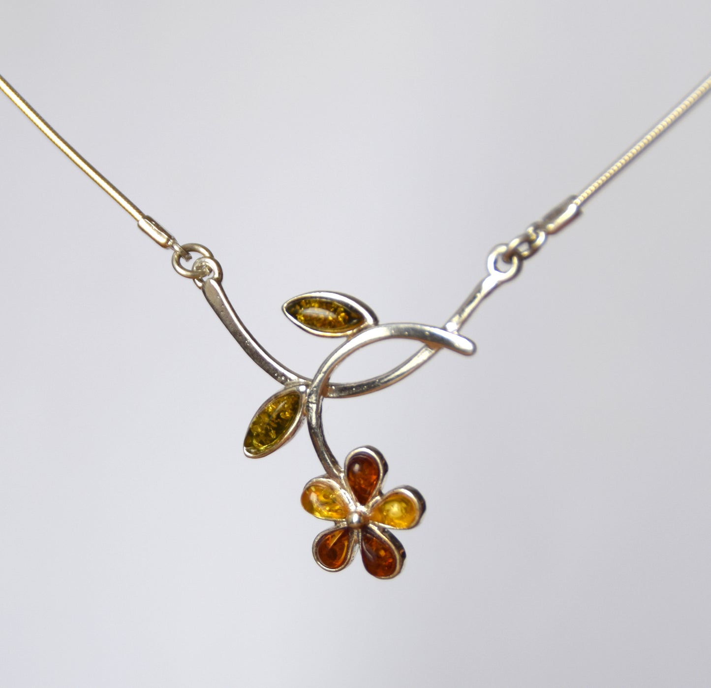 MJ Baltica, necklace, choker, natural Baltic amber, 925 silver, flower, romantic, beautiful, BKo040