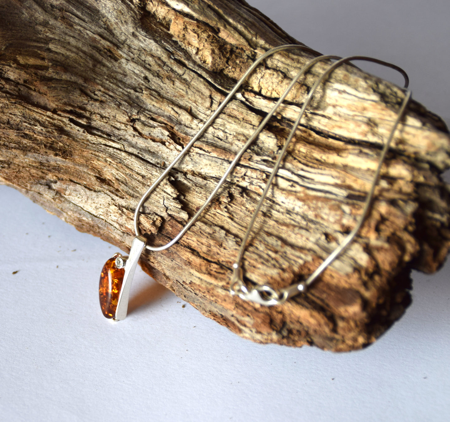 MJ Baltica, necklace, choker, natural Baltic amber, 925 silver, elegant, luminous, zirconia, feminine, BKo051