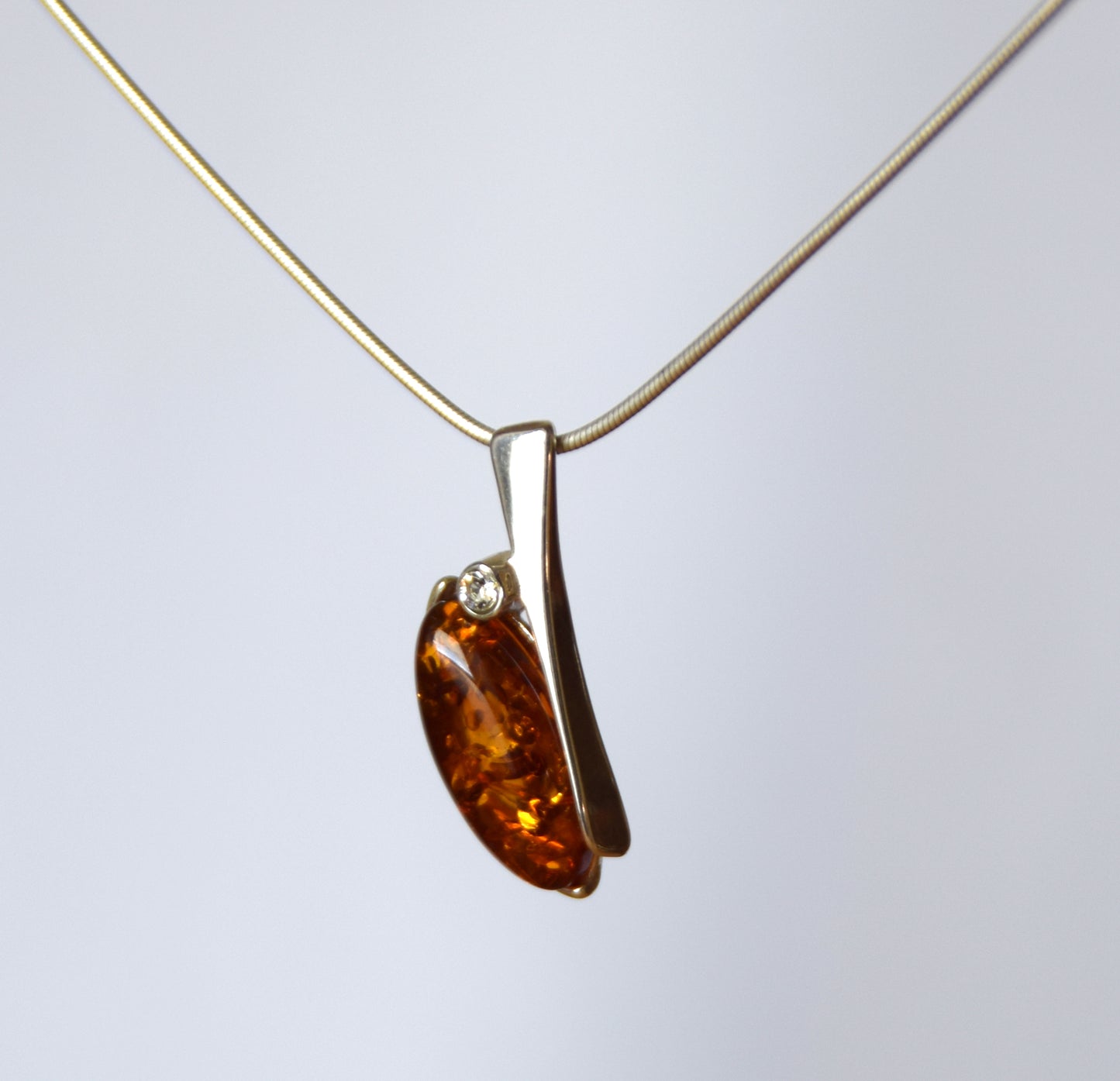 MJ Baltica, necklace, choker, natural Baltic amber, 925 silver, elegant, luminous, zirconia, feminine, BKo051