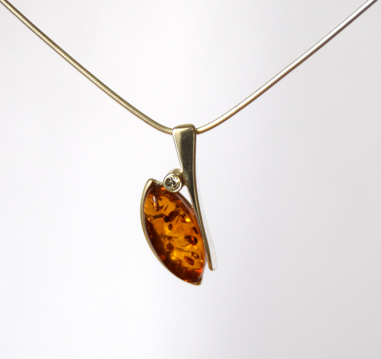 MJ Baltica, necklace, choker, natural Baltic amber, 925 silver, elegant, luminous, zirconia, feminine, BKo051