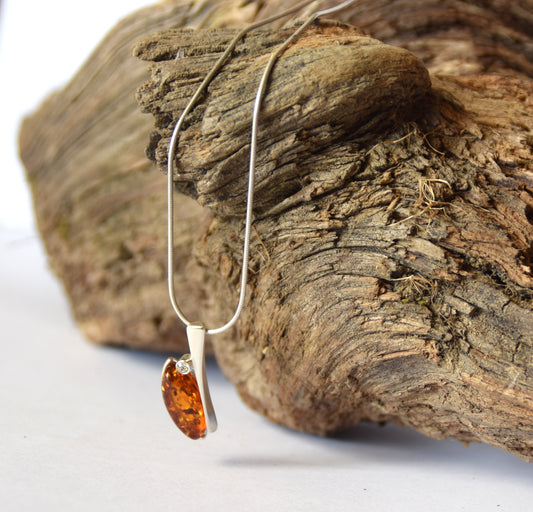 MJ Baltica, necklace, choker, natural Baltic amber, 925 silver, elegant, luminous, zirconia, feminine, BKo051