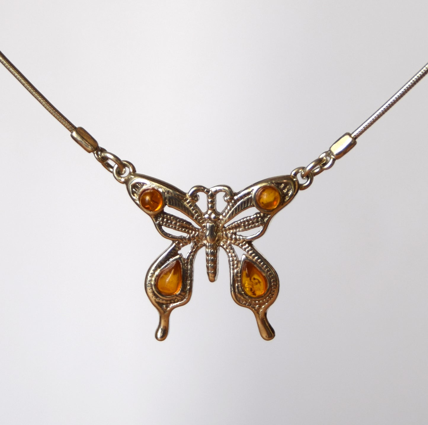 MJ Baltica, necklace, choker, natural Baltic amber, 925 silver, butterfly, feminine, elegant, BKo053