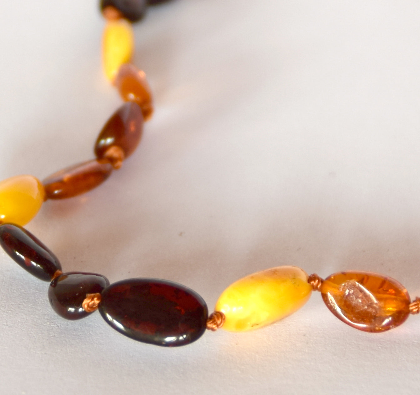 MJ Baltica, necklace, natural Baltic amber, protective, healing, children, mixed, oval, screw, 33cm, BKoBimbo2