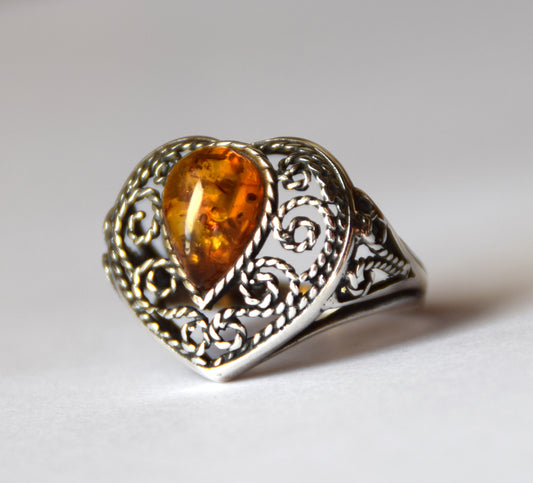 MJ Baltica, ring, natural Baltic Amber, 925 Silver, handcrafted, band, heart, filigree, luminous BP090