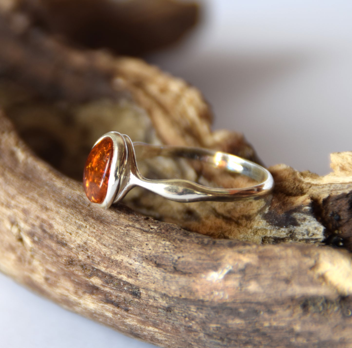 MJ Baltica, ring, natural Baltic Amber, 925 Silver, handcrafted, band, luminous BP093