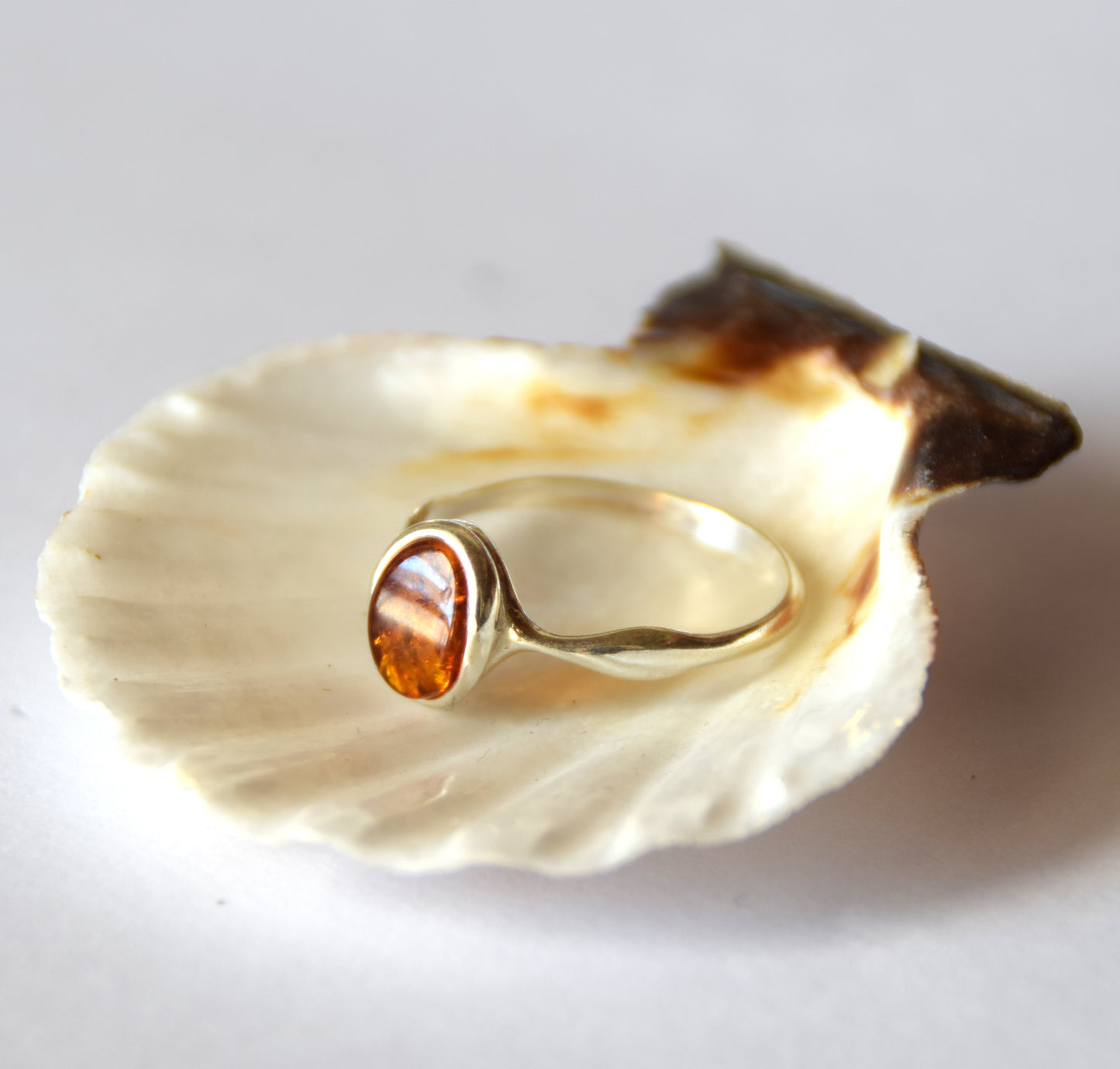 MJ Baltica, ring, natural Baltic Amber, 925 Silver, handcrafted, band, luminous BP093