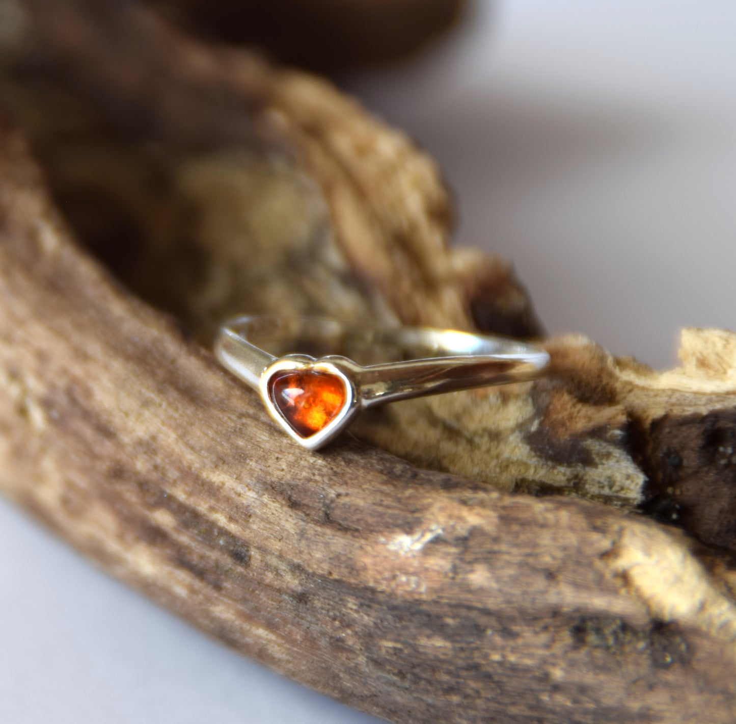 MJ Baltica, ring, natural Baltic Amber, 925 Silver, handcrafted, heart, luminous, delicate, BP101