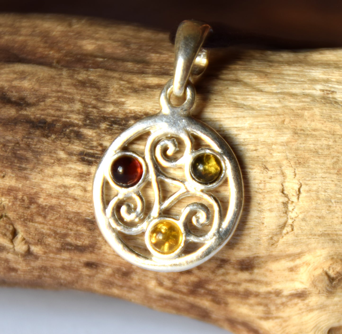 MJ Baltica, pendant, natural Baltic amber, 925 silver, triskeles, handcrafted, delicate, BW144