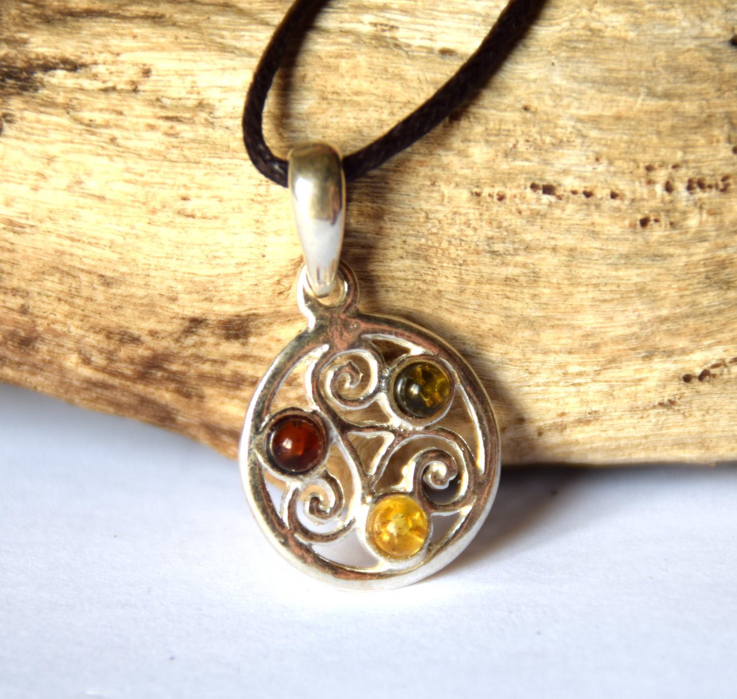 MJ Baltica, pendant, natural Baltic amber, 925 silver, triskeles, handcrafted, delicate, BW144